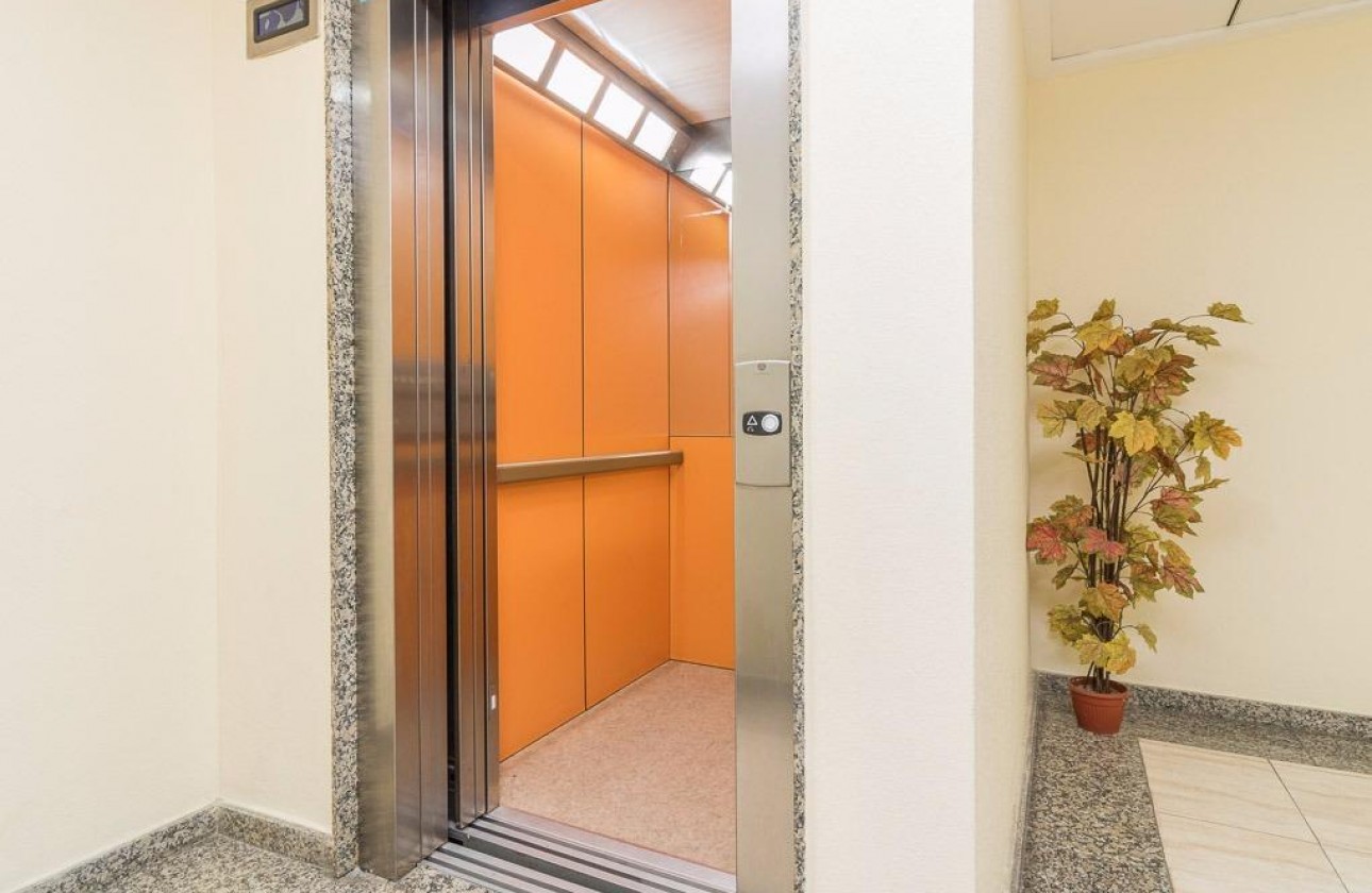 Revente - Appartement - Torrevieja - Centro