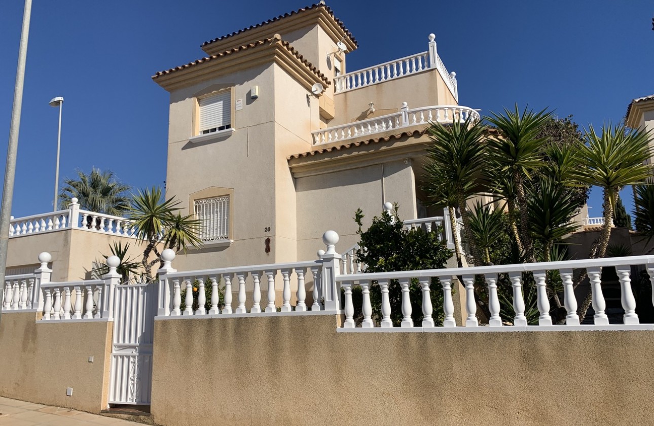 Revente - Villa - Villamartin, Orihuela Costa