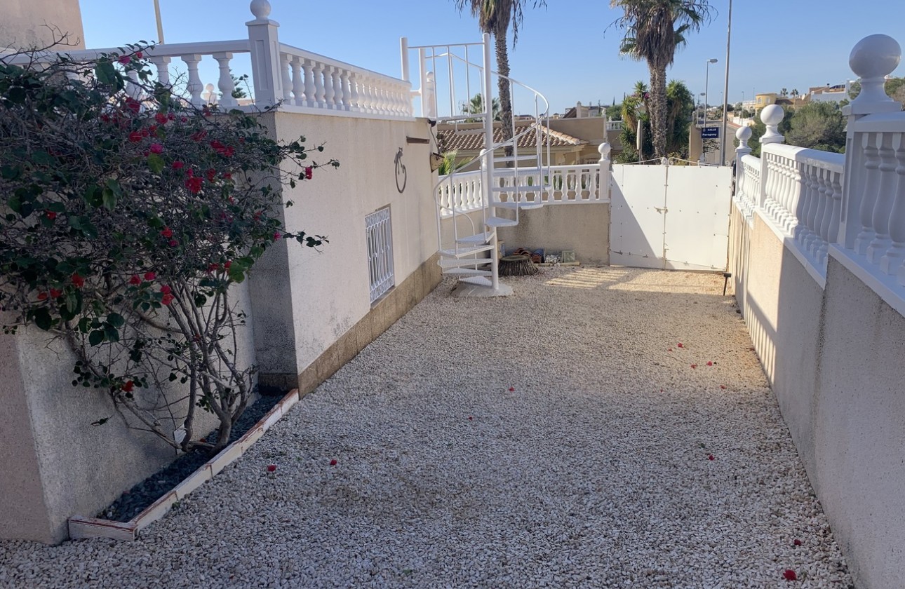 Revente - Villa - Villamartin, Orihuela Costa