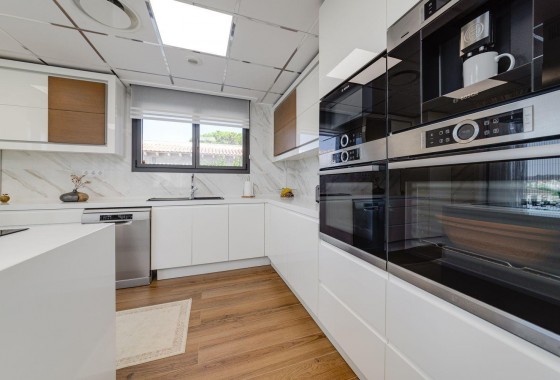 Revente - Villa - Torrevieja - Los balcones