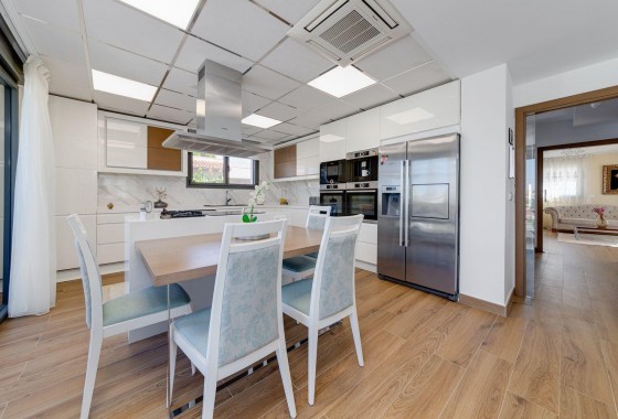 Revente - Villa - Torrevieja - Los balcones