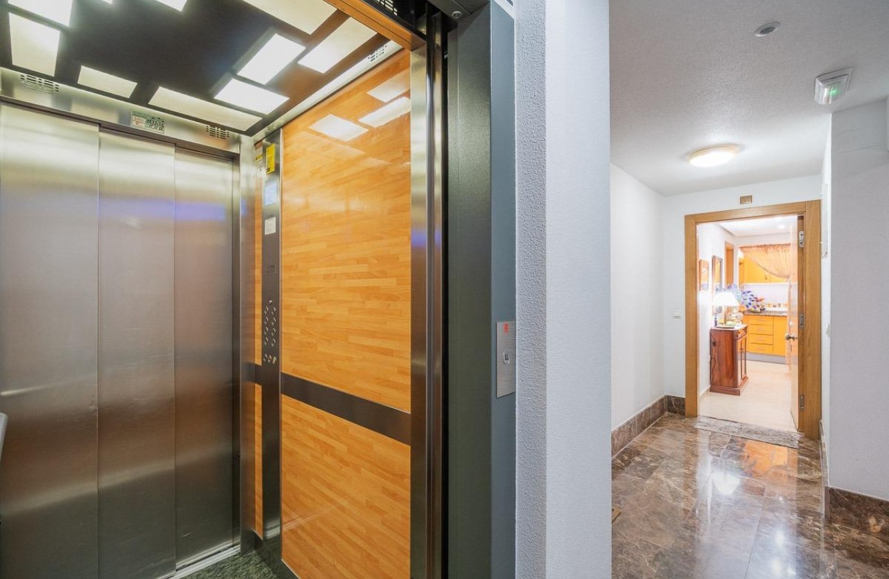 Revente - Appartement - Torrevieja - Centro