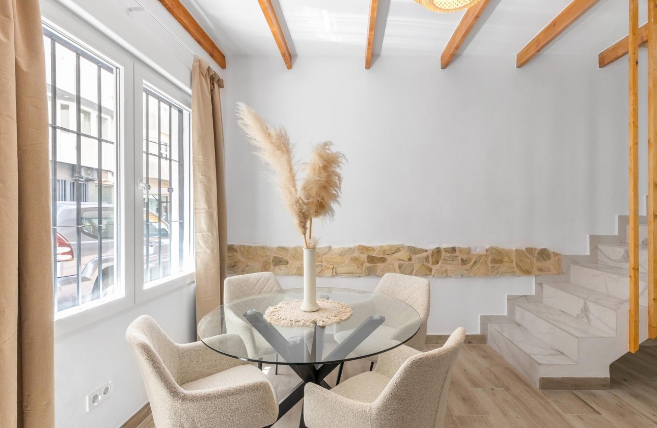 Revente - Villa - Torrevieja - Centro - Muelle Pesquero