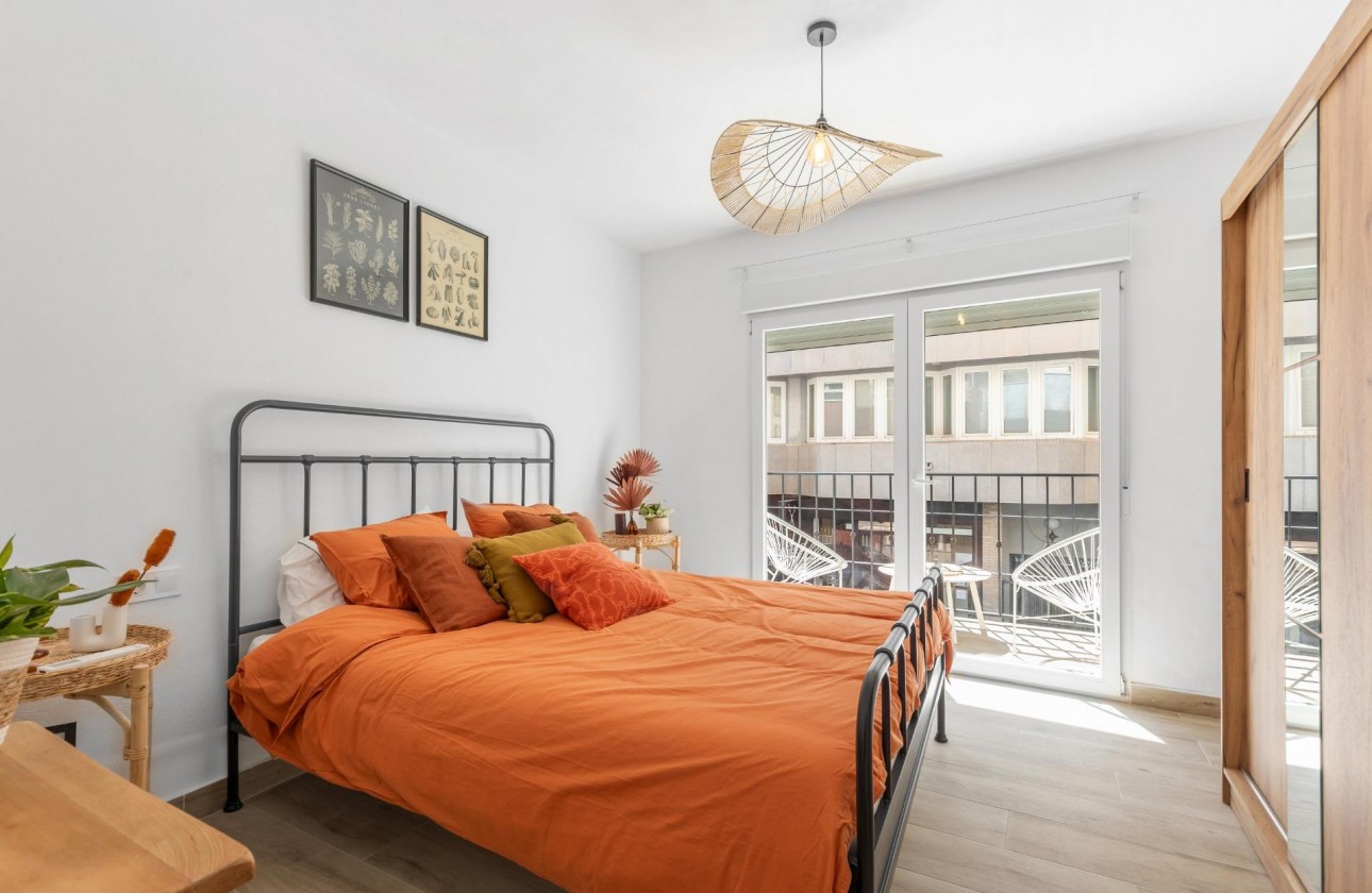 Revente - Villa - Torrevieja - Centro - Muelle Pesquero