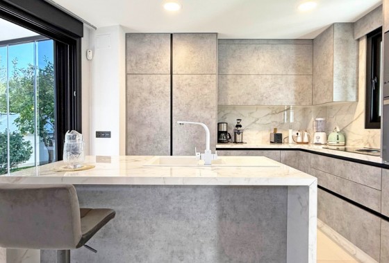 Resale - Villa - Orihuela Costa - Villamartín