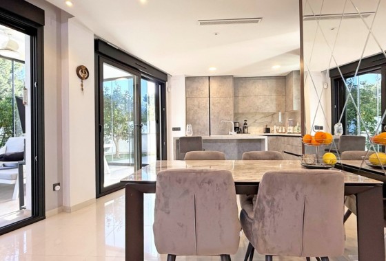 Resale - Villa - Orihuela Costa - Villamartín