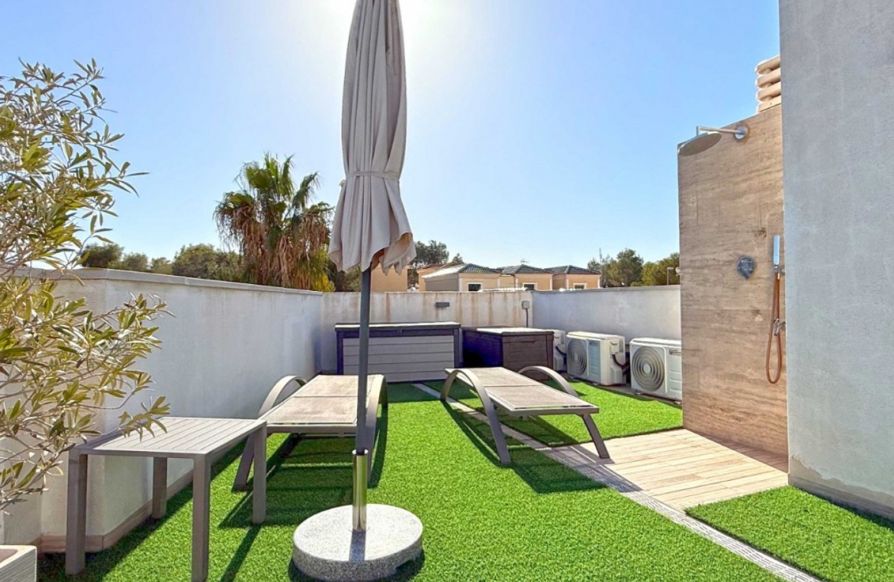 Resale - Villa - Orihuela Costa - Villamartín