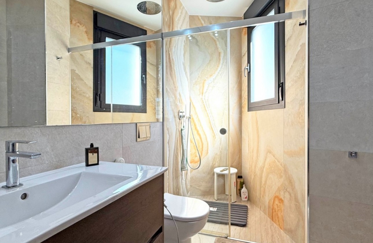 Resale - Villa - Orihuela Costa - Villamartín