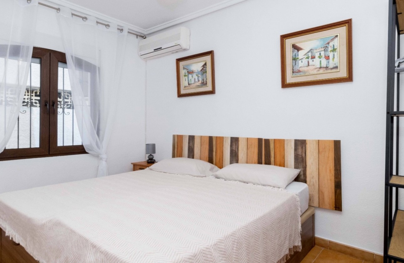 Reventa - Chalet - Orihuela Costa - La Zenia