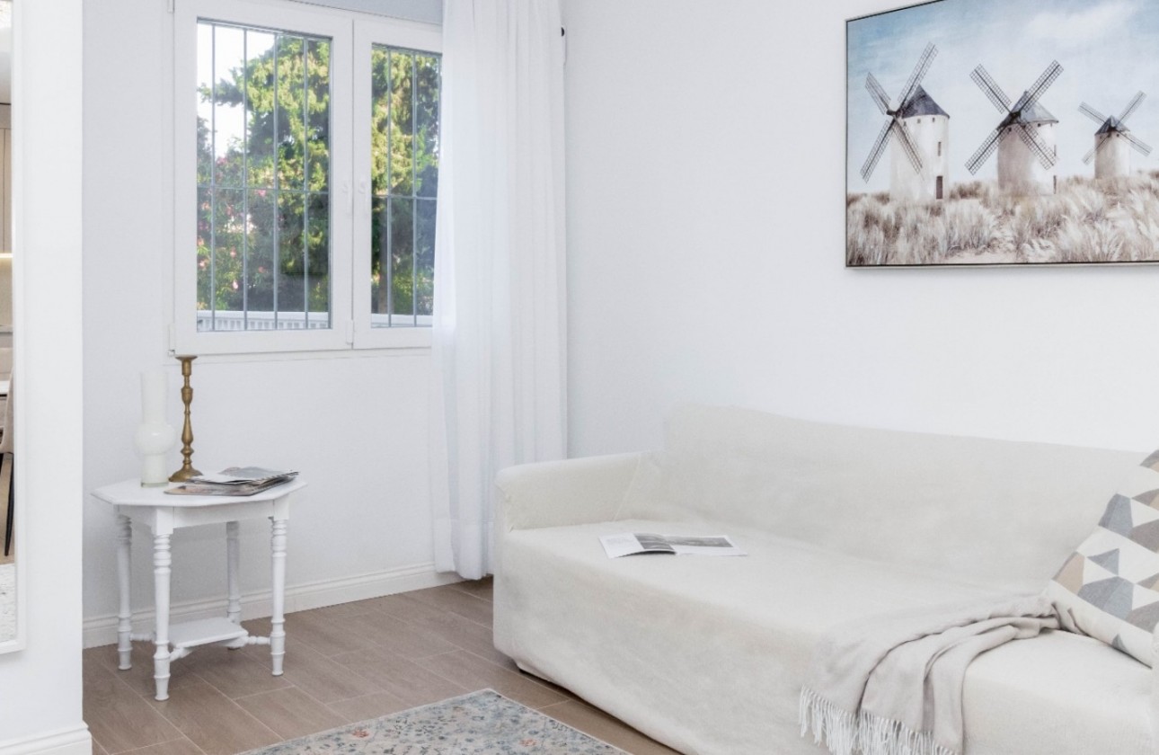 Resale - Villa - Orihuela Costa - La Zenia- Orihuela costa