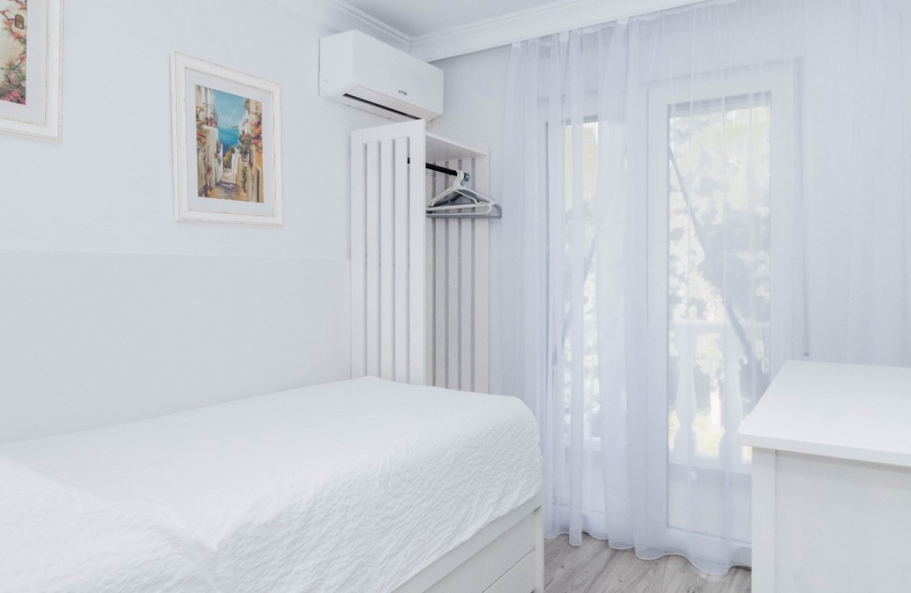 Resale - Villa - Orihuela Costa - La Zenia- Orihuela costa