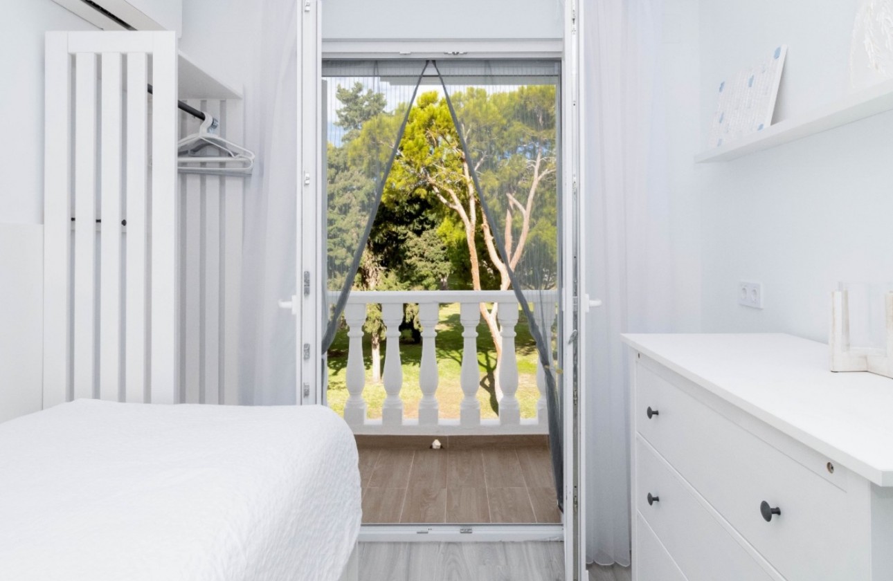 Resale - Villa - Orihuela Costa - La Zenia- Orihuela costa