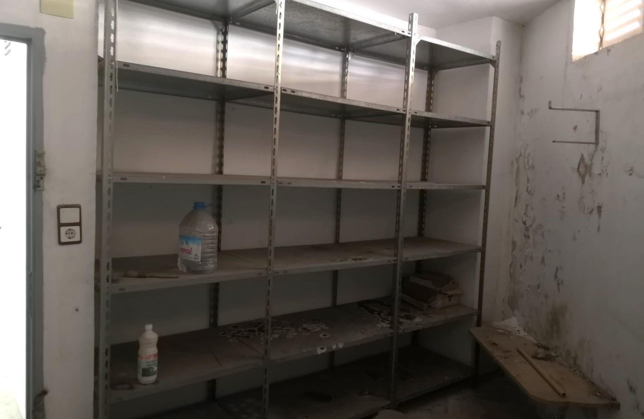 Reventa - Storeroom - Torrevieja - Estacion de autobuses