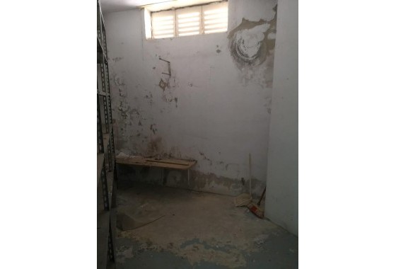 Reventa - Storeroom - Torrevieja - Estacion de autobuses