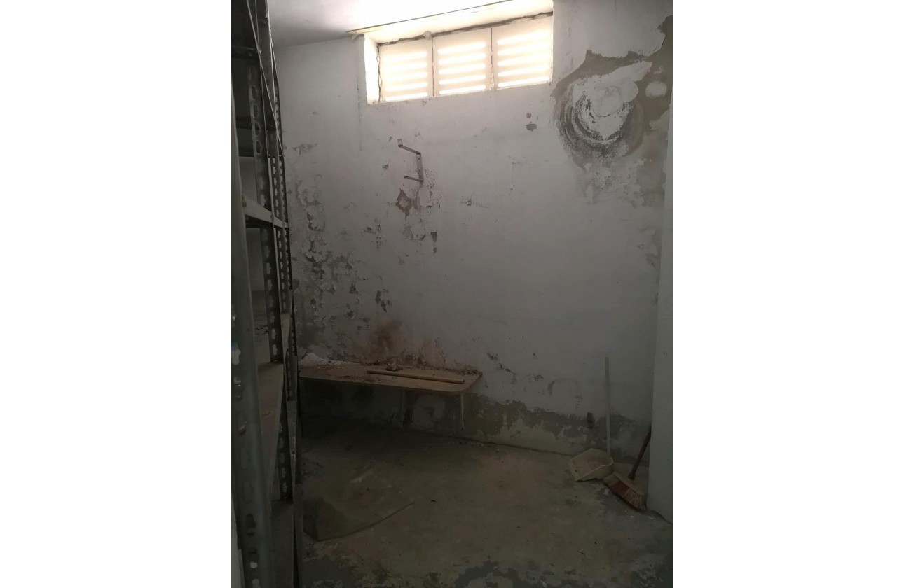 Reventa - Storeroom - Torrevieja - Estacion de autobuses