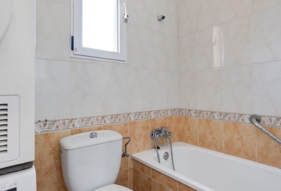 Resale - Villa - Torrevieja