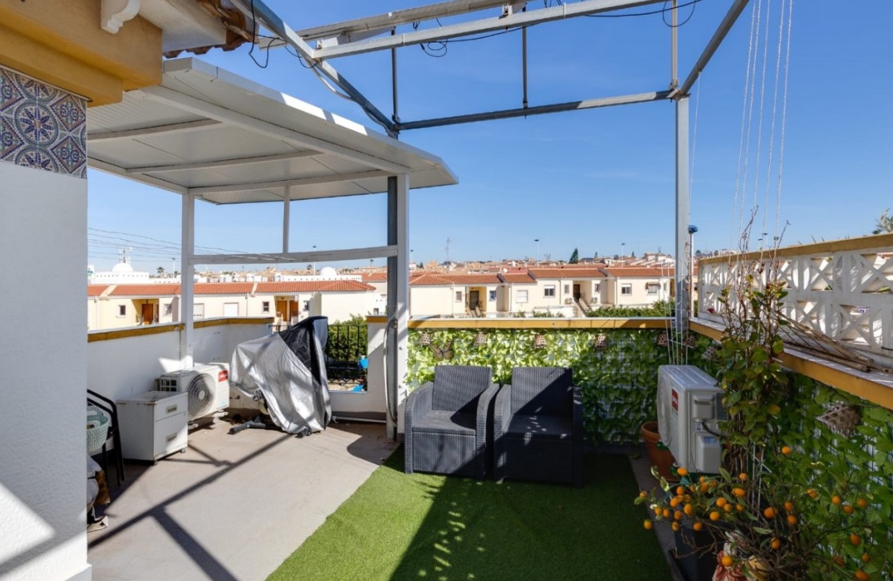 Resale - Villa - Torrevieja