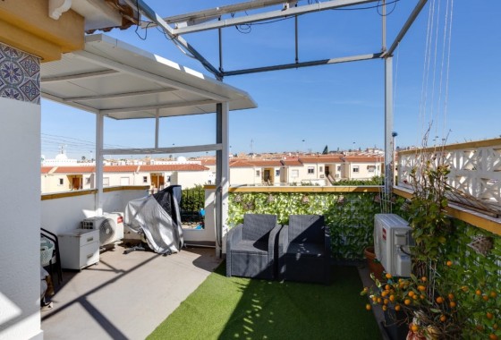 Resale - Villa - Torrevieja