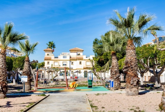 Resale - Villa - Torrevieja