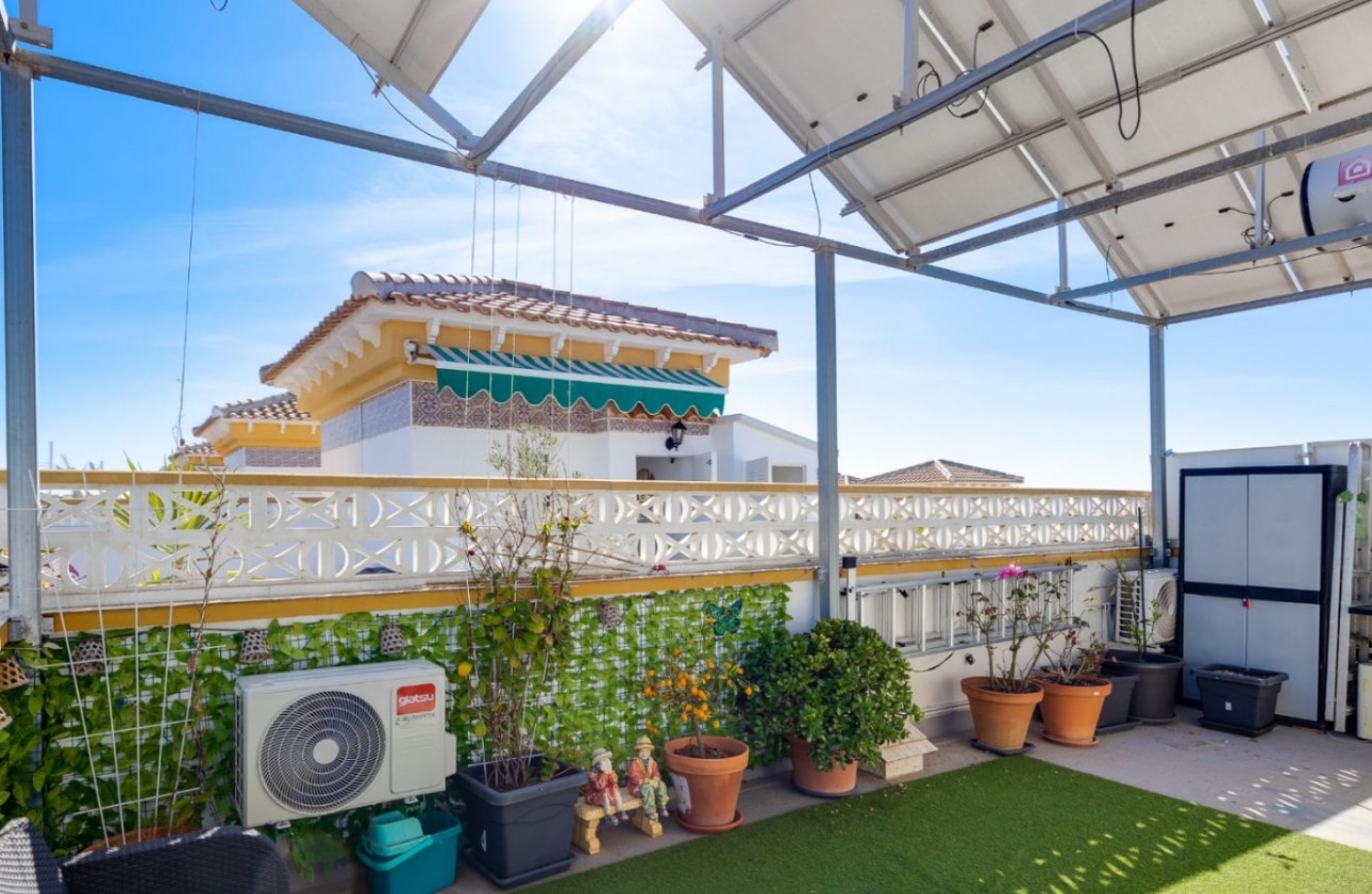 Resale - Villa - Torrevieja