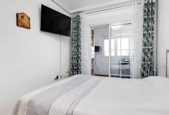 Resale - Villa - Torrevieja