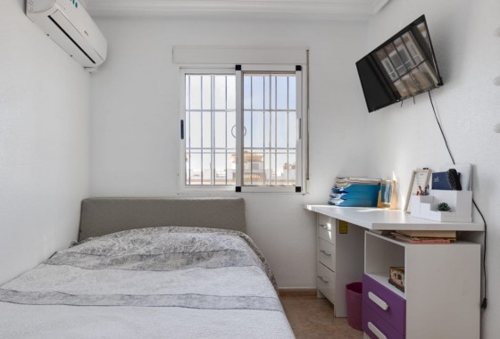 Resale - Villa - Torrevieja