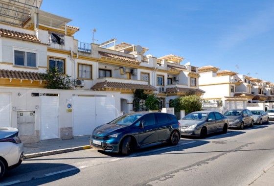 Resale - Villa - Torrevieja
