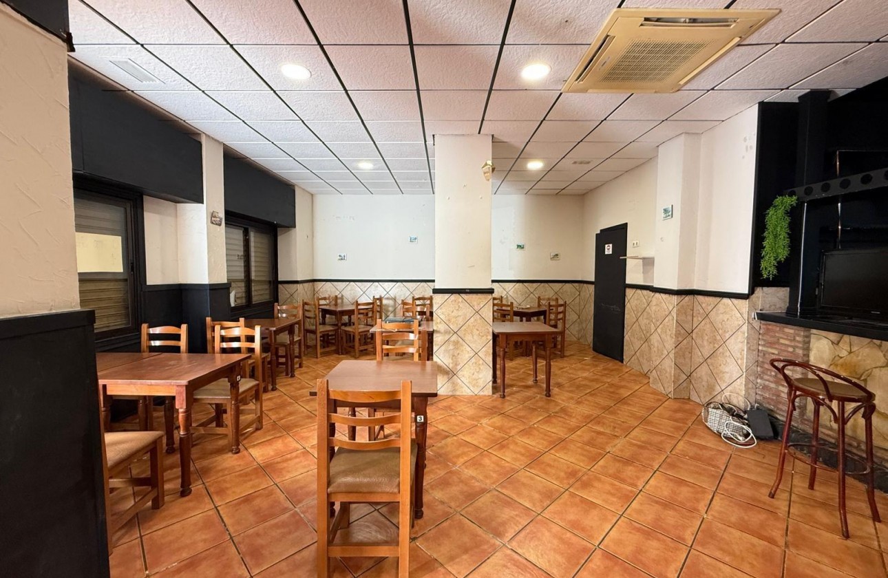 Reventa - Comercial - Torrevieja - Estacion de autobuses