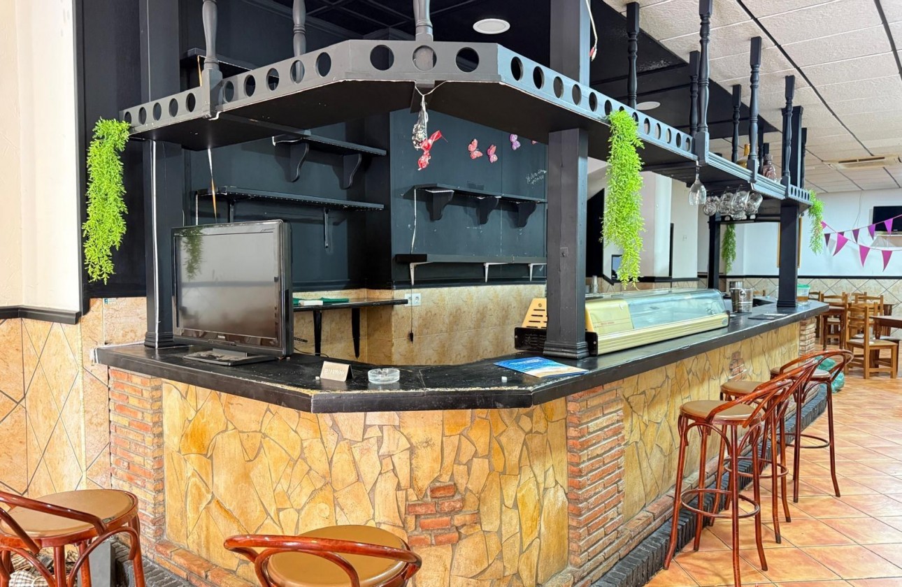 Reventa - Comercial - Torrevieja - Estacion de autobuses