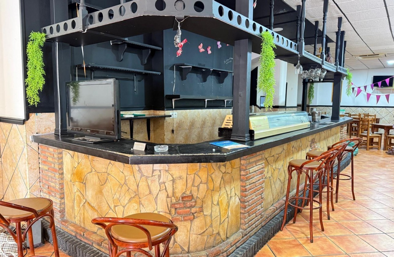 Reventa - Comercial - Torrevieja - Estacion de autobuses