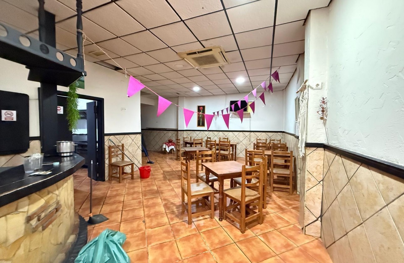 Reventa - Comercial - Torrevieja - Estacion de autobuses