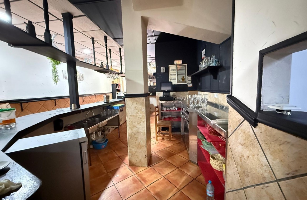 Reventa - Comercial - Torrevieja - Estacion de autobuses