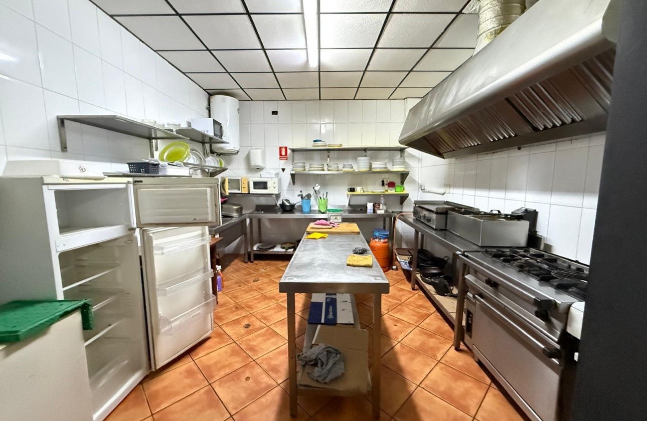 Reventa - Comercial - Torrevieja - Estacion de autobuses