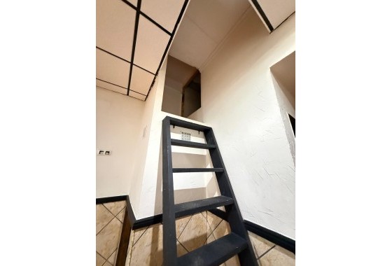 Reventa - Comercial - Torrevieja - Estacion de autobuses