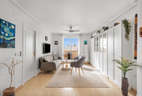 Revente - Attique - Torrevieja - Estacion de autobuses