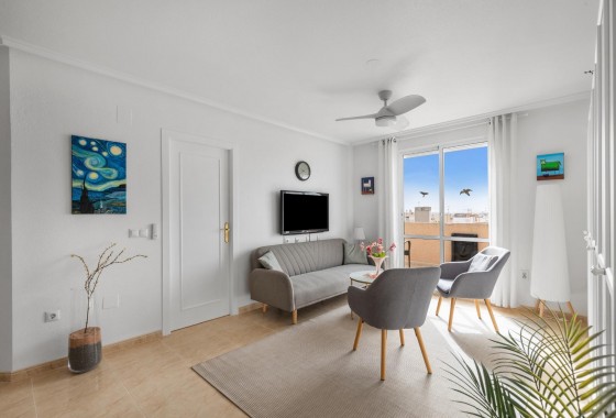 Revente - Attique - Torrevieja - Estacion de autobuses