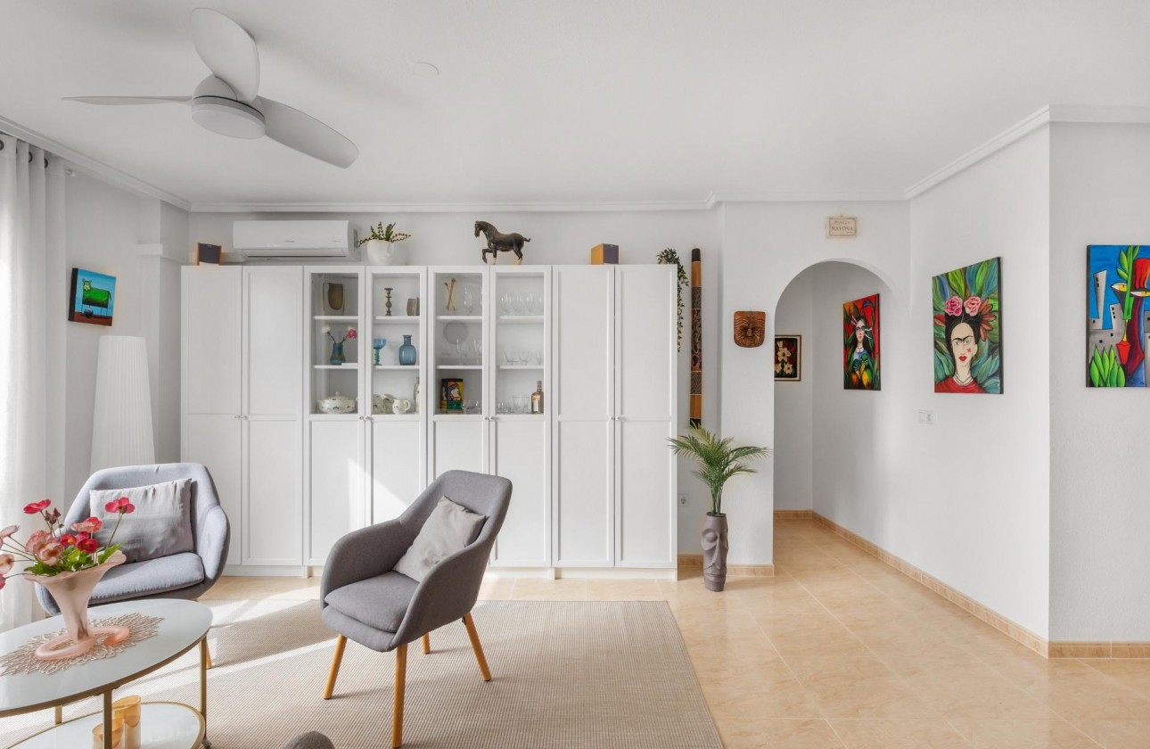 Revente - Attique - Torrevieja - Estacion de autobuses