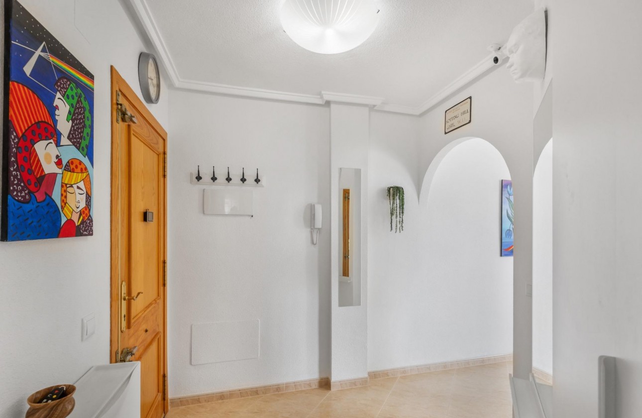 Revente - Attique - Torrevieja - Estacion de autobuses