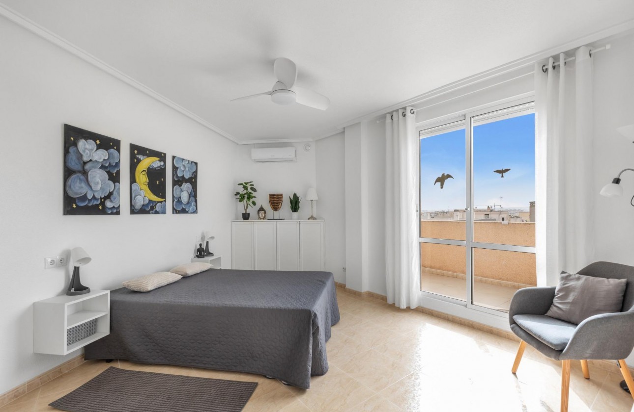 Revente - Attique - Torrevieja - Estacion de autobuses