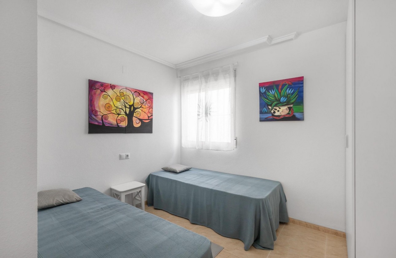 Revente - Attique - Torrevieja - Estacion de autobuses