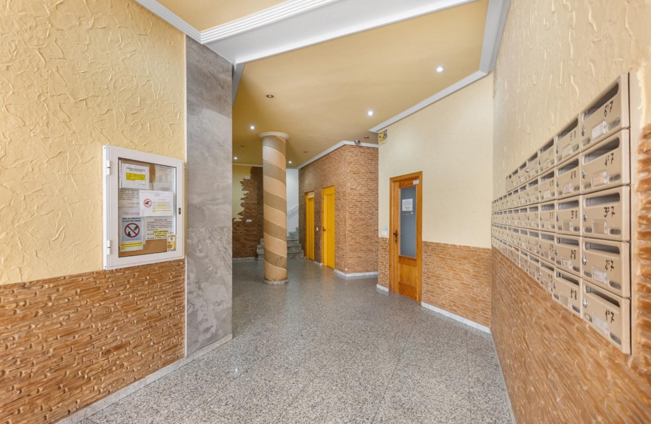 Revente - Attique - Torrevieja - Estacion de autobuses