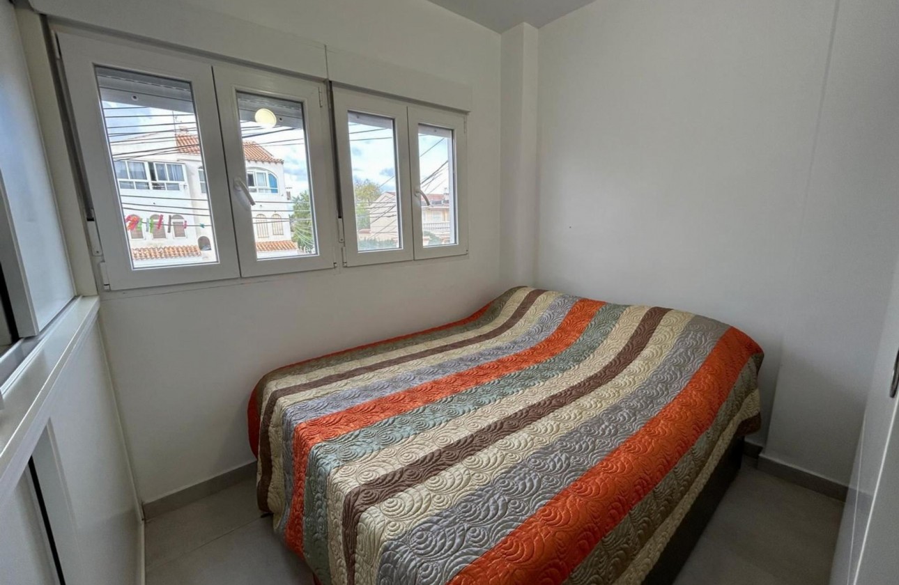 Reventa - Estudio - Torrevieja - PLAYA NAUFRAGOS