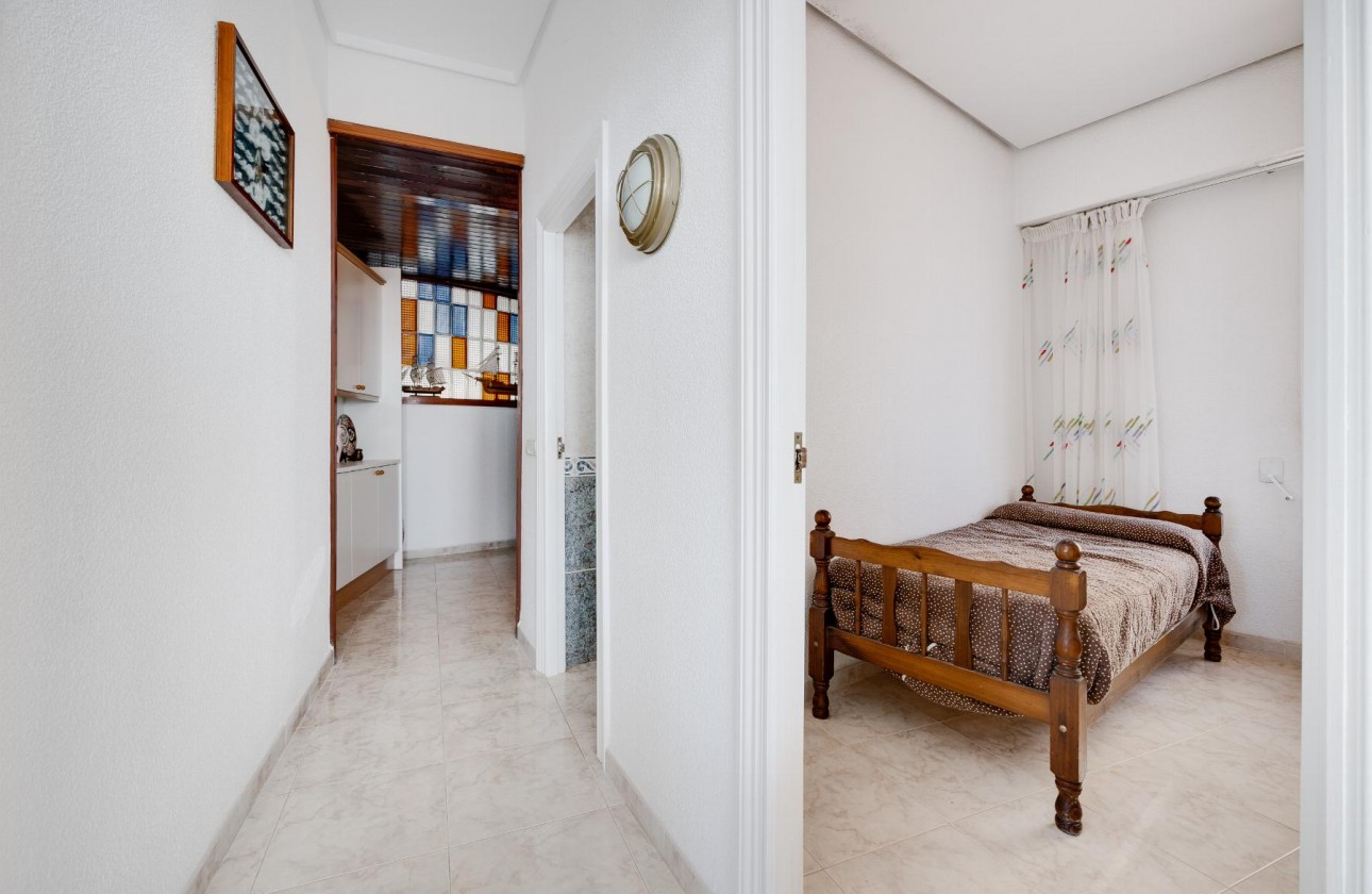 Resale - Apartment / flat - Torrevieja - Playa del Acequión
