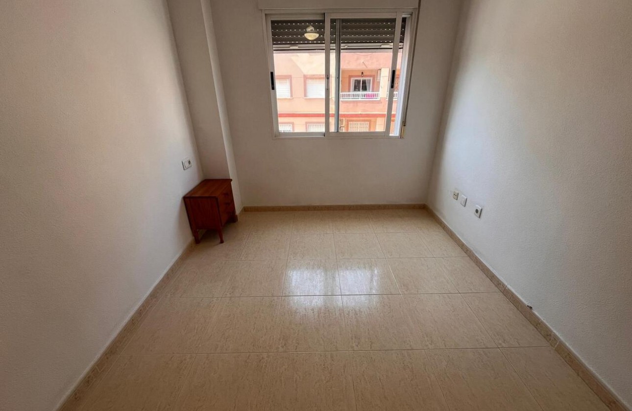 Reventa - Apartamento / piso - Algorfa