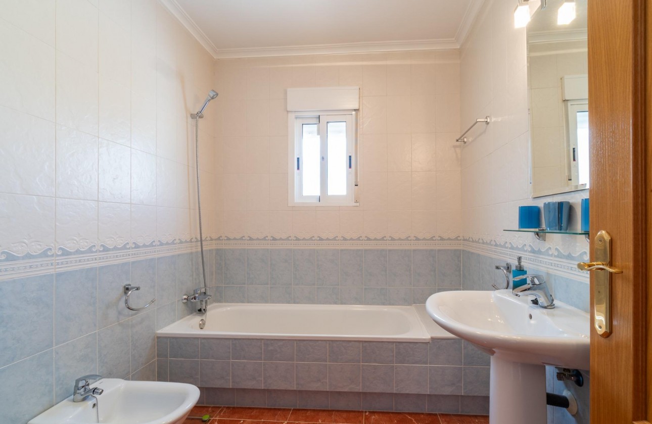 Revente - Villa - Orihuela Costa - Villamartin