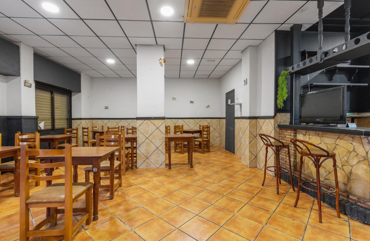 Revente - Commercial - Torrevieja - Estacion de autobuses