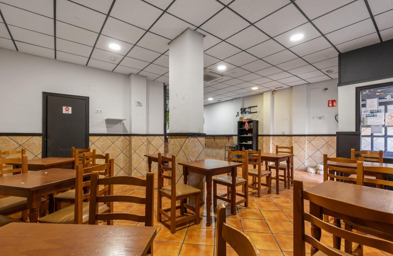 Revente - Commercial - Torrevieja - Estacion de autobuses