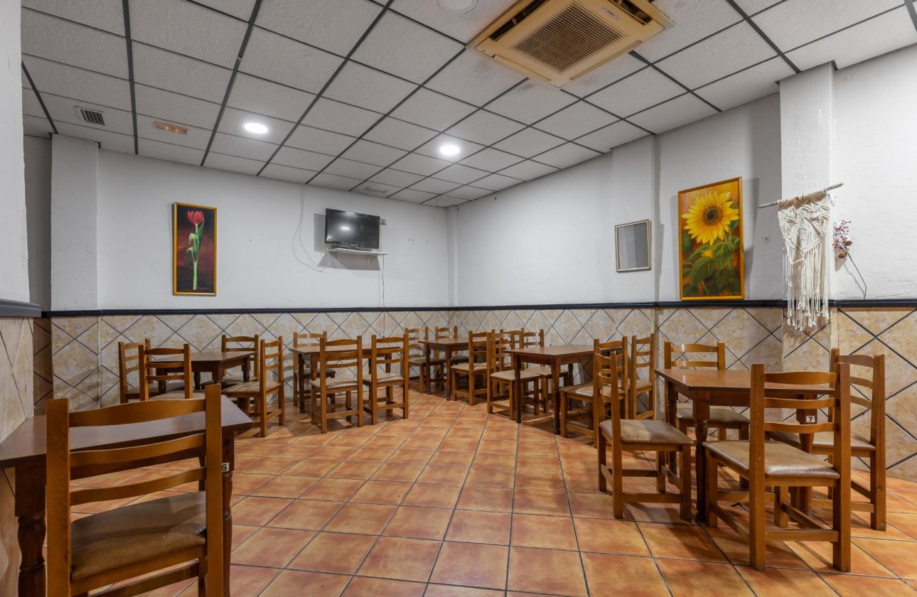 Revente - Commercial - Torrevieja - Estacion de autobuses