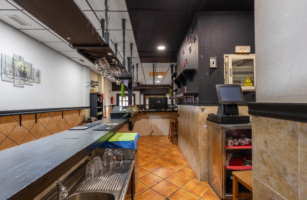 Revente - Commercial - Torrevieja - Estacion de autobuses