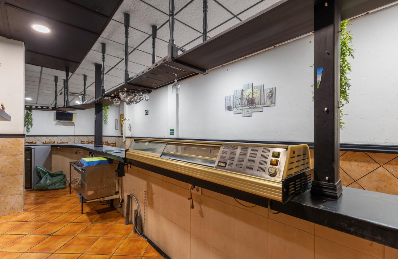 Revente - Commercial - Torrevieja - Estacion de autobuses